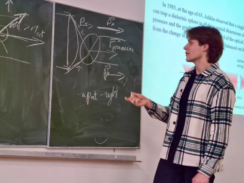 Studentas pristato prie lentos